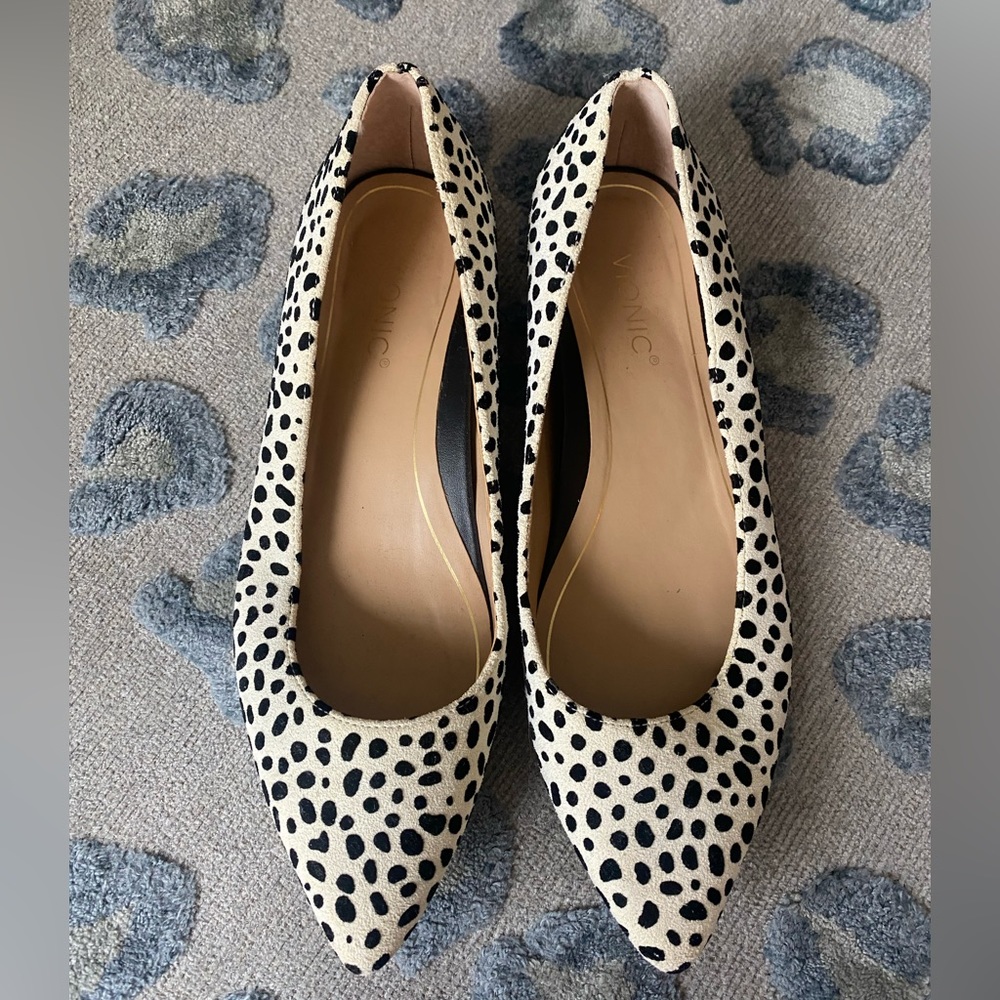 Vionic Spotted Black and Cream Loafers